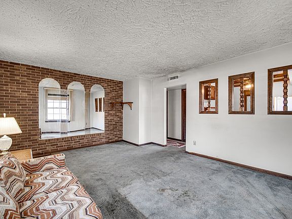 4th image of 1538 Forest Ave