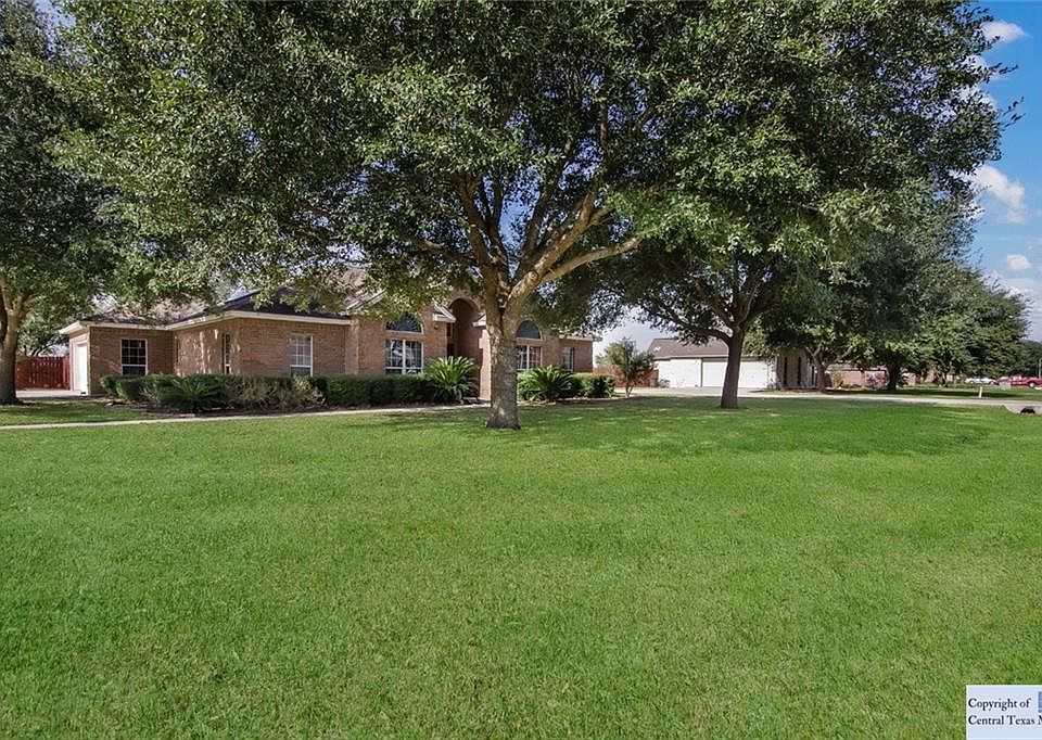 1st image of 160 Castlewood Dr