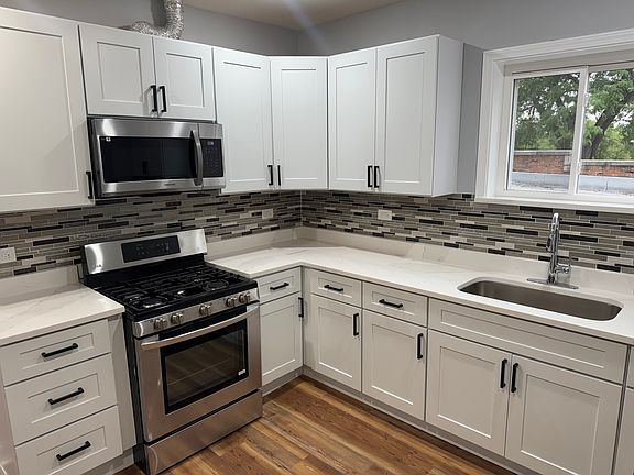 5th image of 7152 S Racine Ave #2