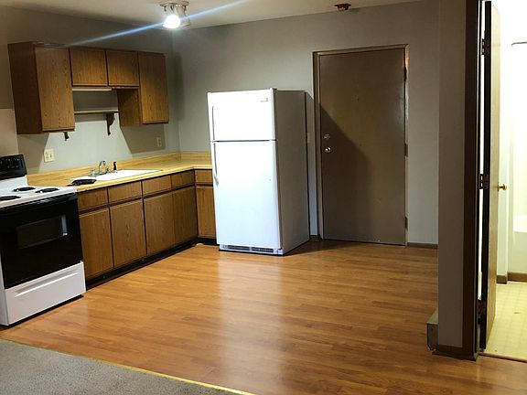 3rd image of 103 N Kinzie Ave