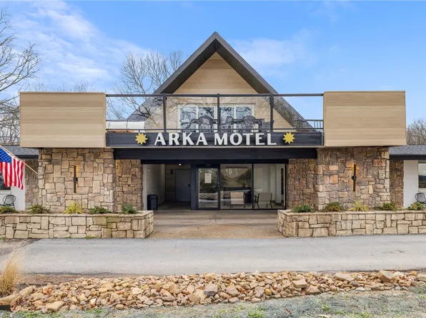 14733 Dutchmans Dr, Rogers, AR 72756