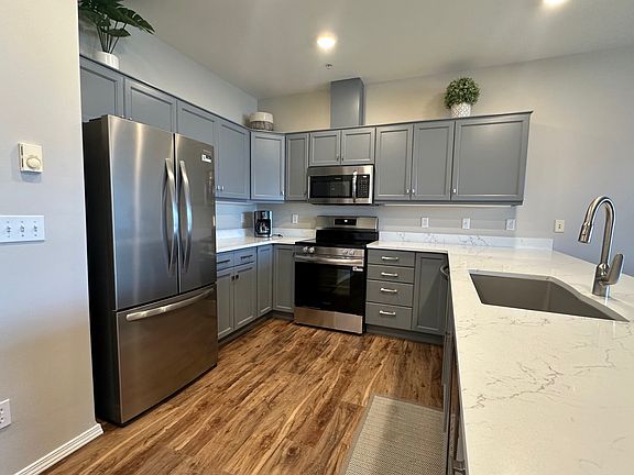 4th image of 100 Rocky Point Rd APT B2