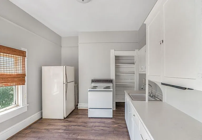 1122 Caroline St #2 — Photo 7
