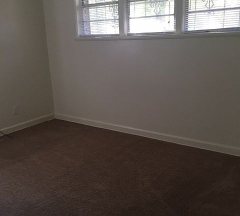 2nd image of 808 Poplar Dr