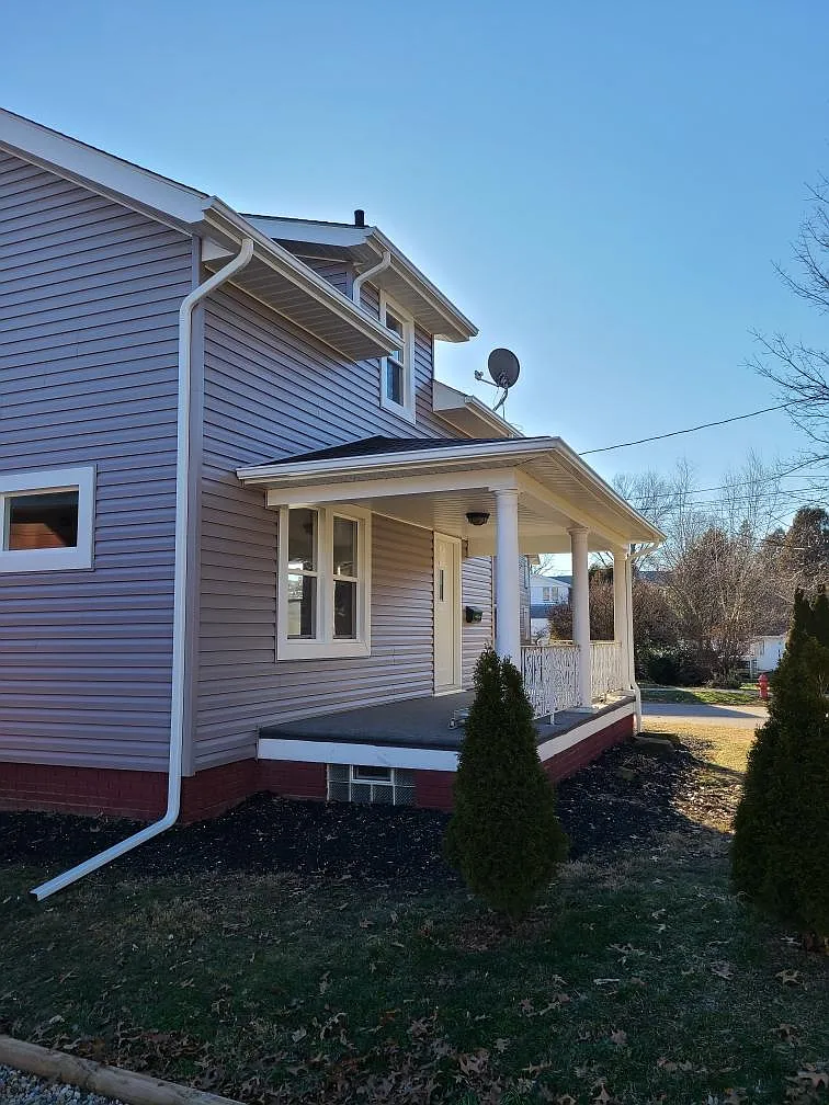 330 Virginia Ave photo 1