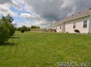 18 Oakshire Dr W, Glen Carbon, IL 62034