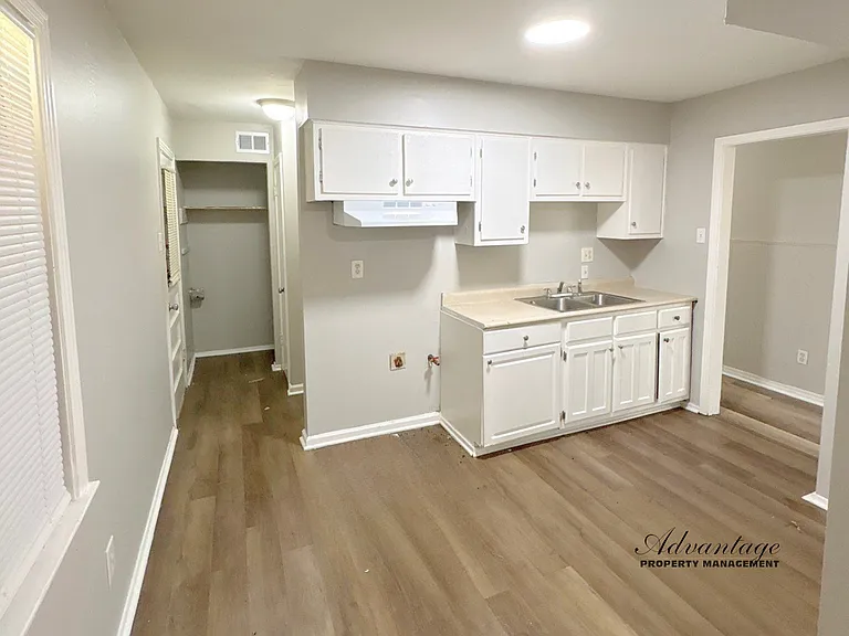 3329 Harvester Ln — Photo 6