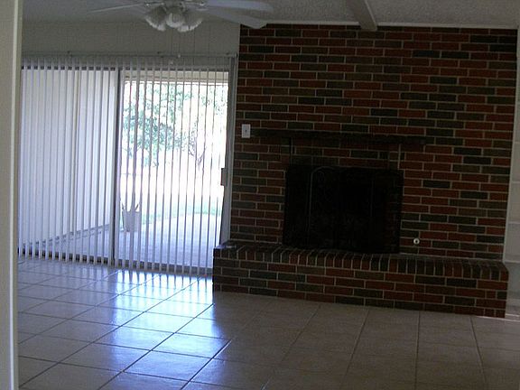 3rd image of 1810 San Antonio Dr