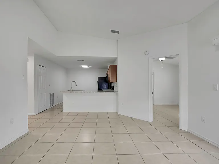 8053 Canterbury St — Photo 5