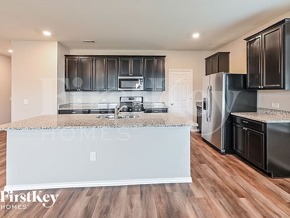 5th image of 5835 Big Bluestem Ln