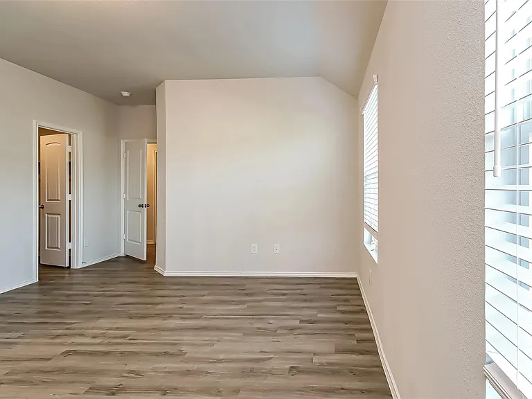 2751 Madison Ct — Photo 10