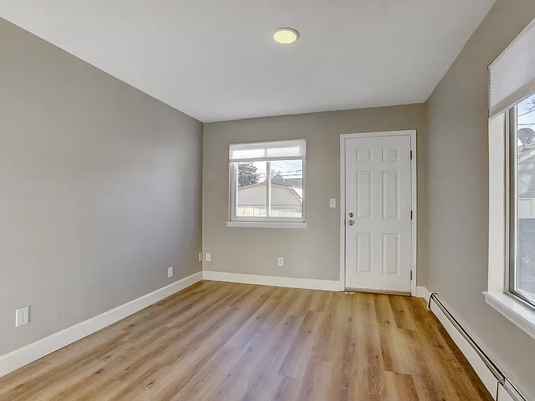 2524 N High St — Photo 17
