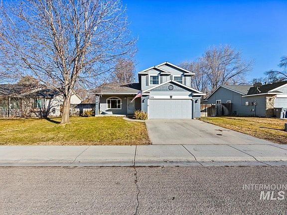 4th image of 636 Spruce Creek Dr