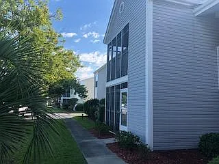 3 bed, 1300 sqft, $1,700 — Photo 1