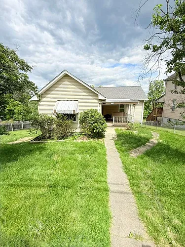 300 Barckhoff St Photo 1