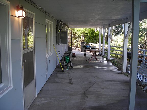 2nd image of 1835-1837 NE Upper Dr