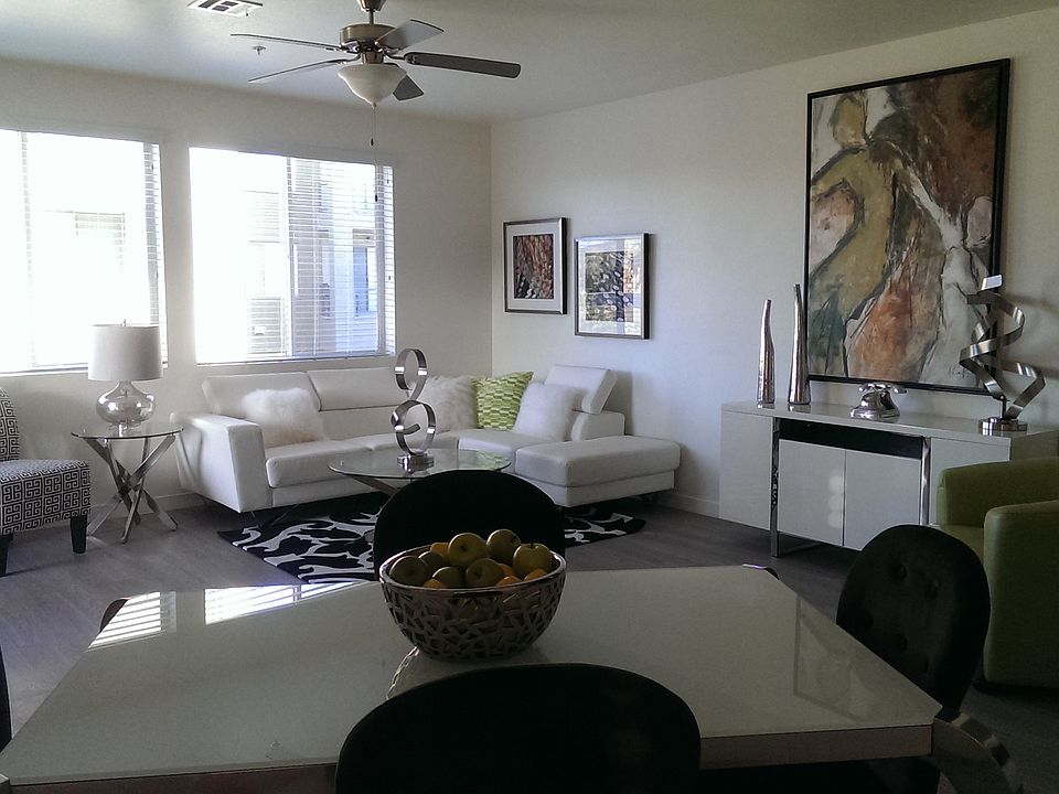 2nd image of 2929 E Centennial Pkwy Unit 101