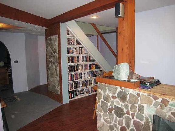 3rd image of 132 Split Rock Dr