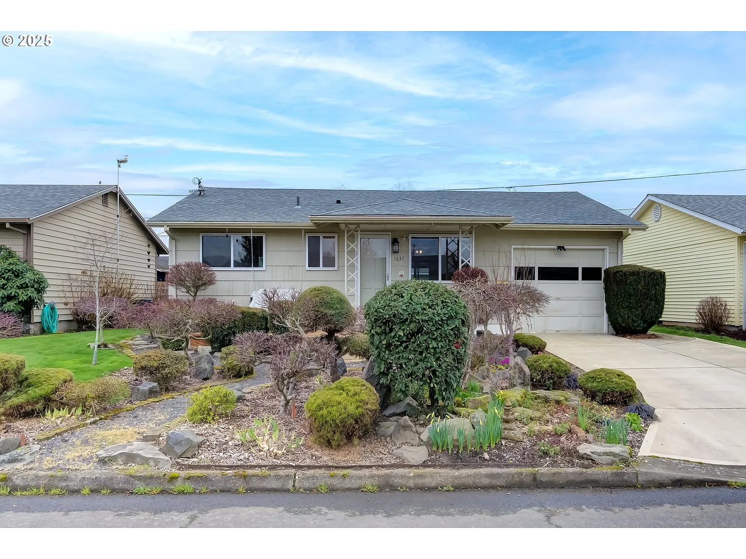 1637 Umpqua Rd photo 1