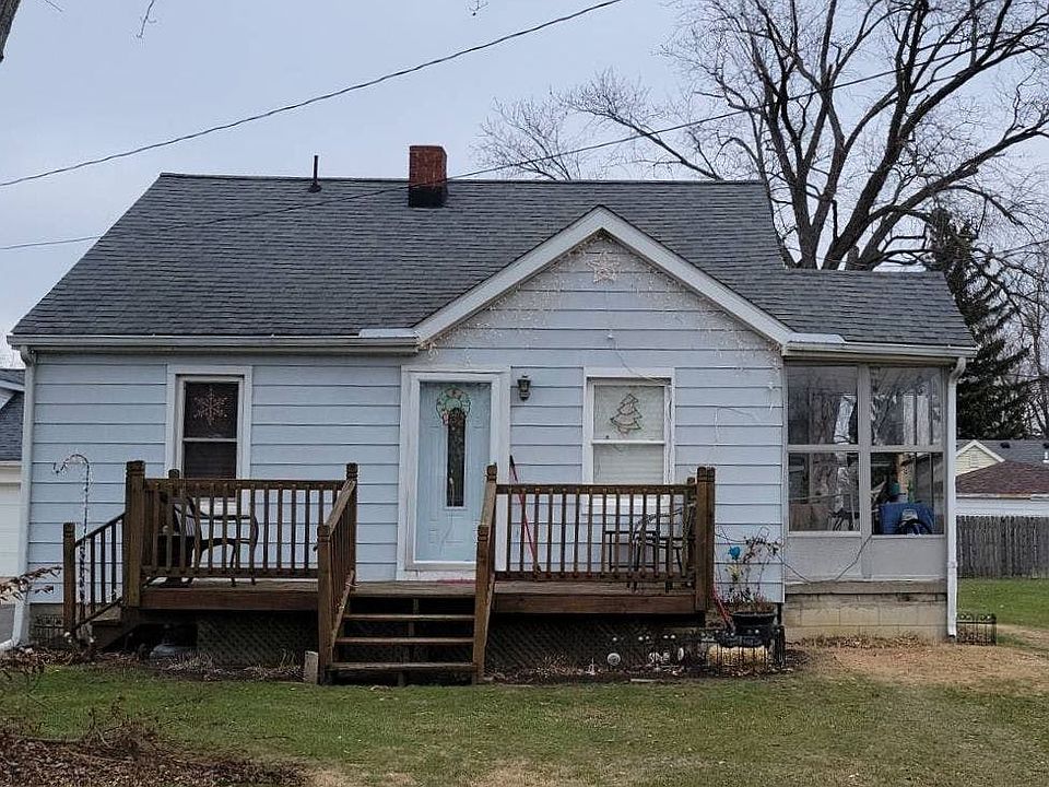 1st image of 5926 Roseland Ave