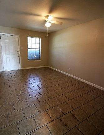 2nd image of 1606 Mossglenn Cir