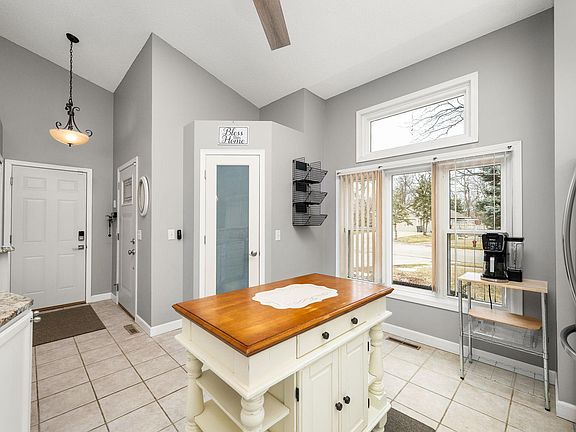 4th image of 19073 Twilight Trl