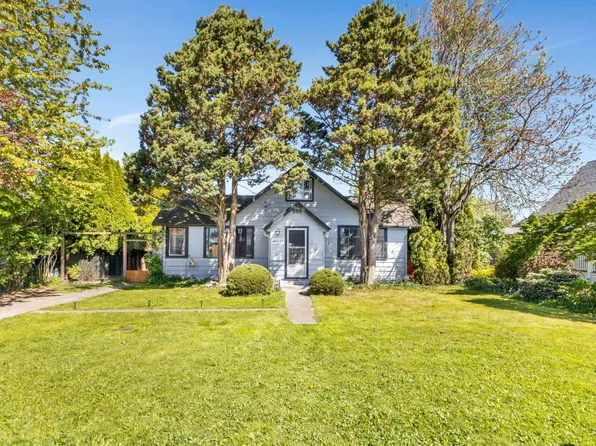 46133 3rd Ave, Chilliwack, BC V2P 1R7