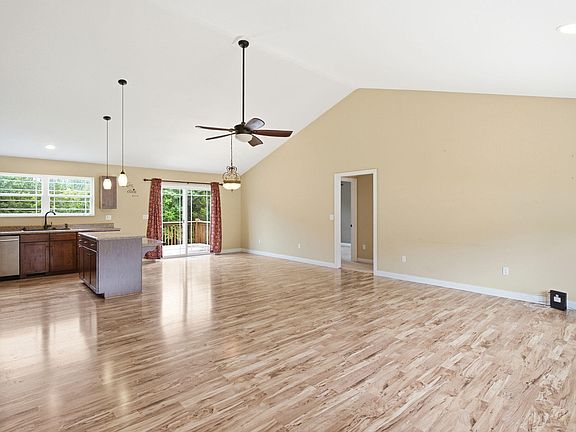 5th image of 50 Sterling Brock Dr