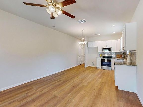 4th image of 926 Anahuac Ave #926