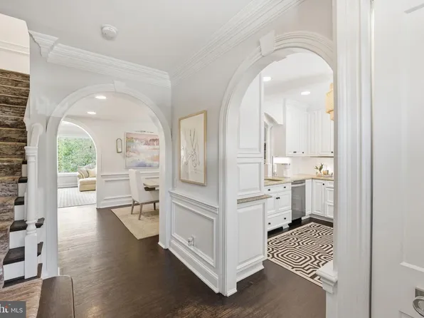 3523 Hamlet Pl #501, Chevy Chase, MD 20815