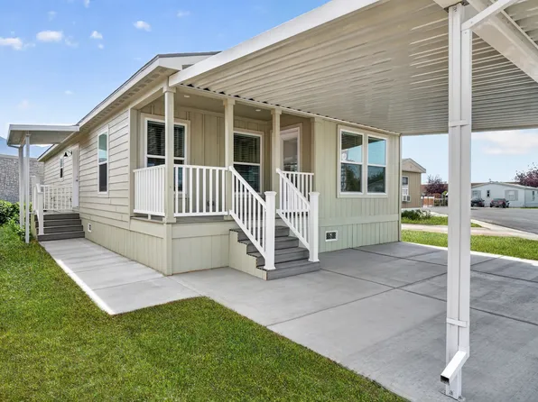 1500 N Angel St Trailer 20, Layton, UT 84041