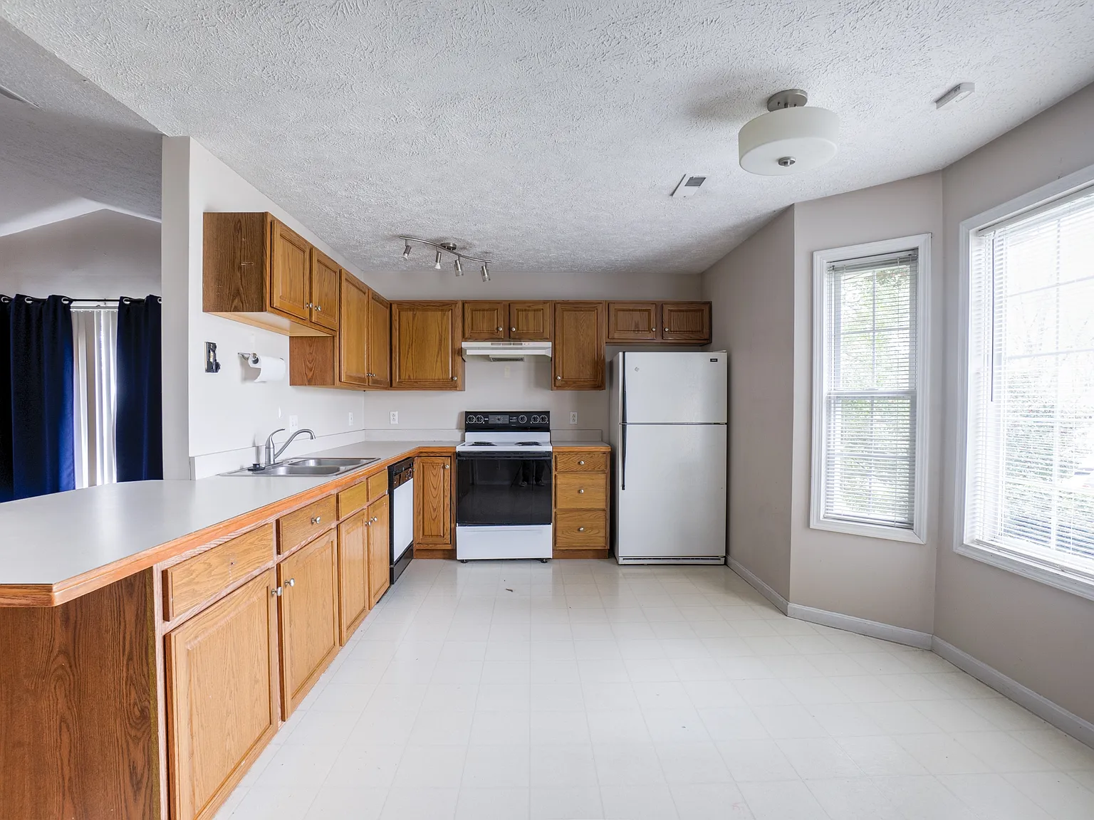 115 W White Pine Dr — Photo 4