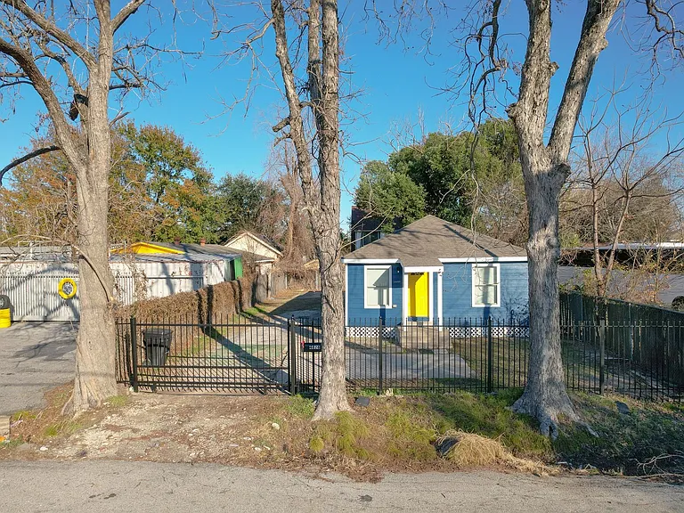 4826 Bristol St — Photo 1