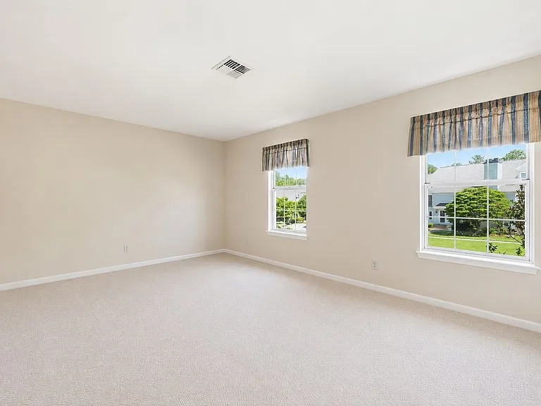 700 Bradford Ter — Photo 13