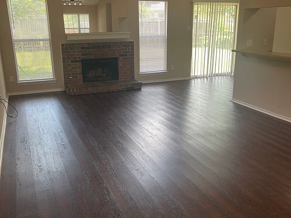 5th image of 105 Oakridge Dr