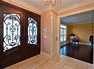 184 Cold Spring Rd, Syosset, NY 11791