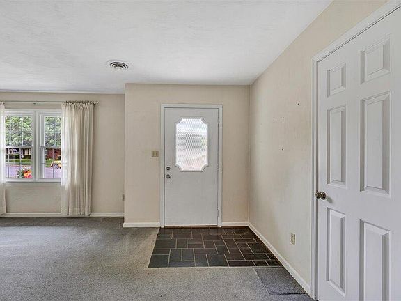 3rd image of 1526 Millwood Dr