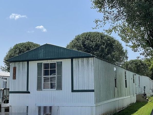 1115 Eight Point Ln