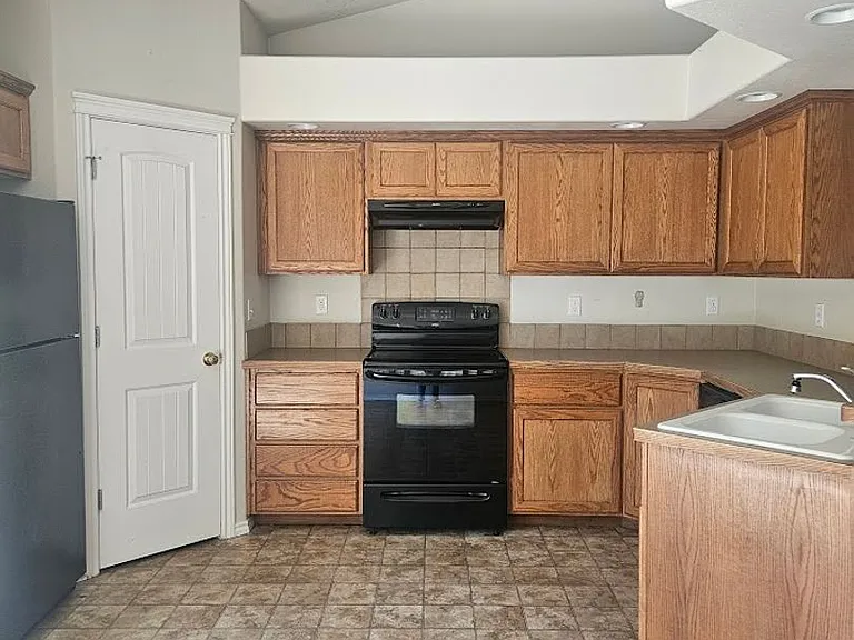3714 N Buckstone Ave — Photo 3