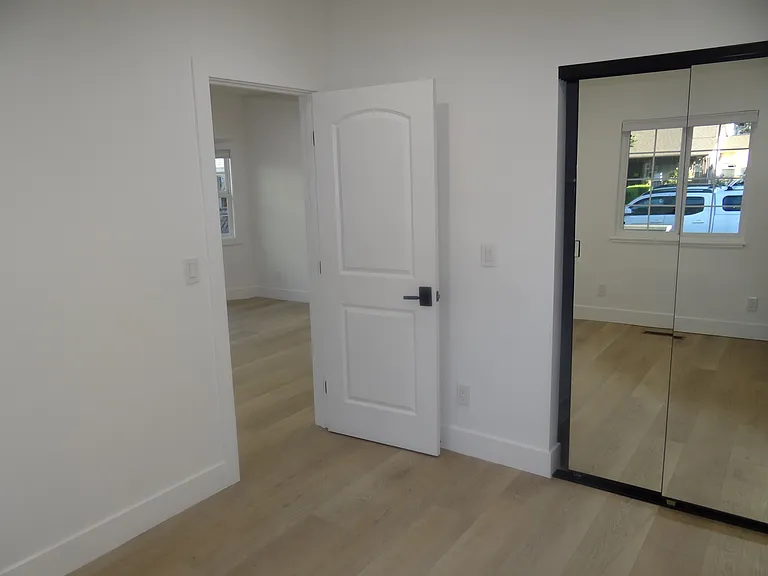 450 Rose Ave — Photo 18