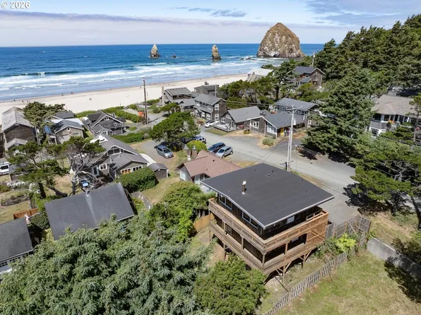 247 Gogona Ave, Cannon Beach, OR 97110