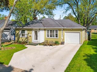 1129 Marquette Ave, Green Bay, WI 54304