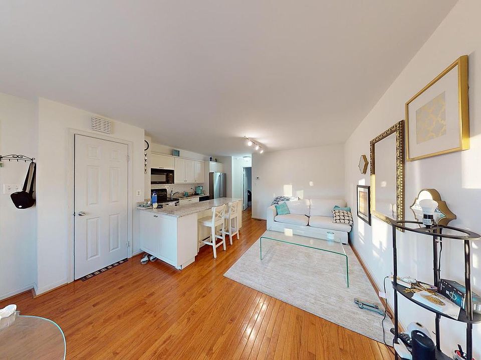 1st image of 1503 12th St N #B