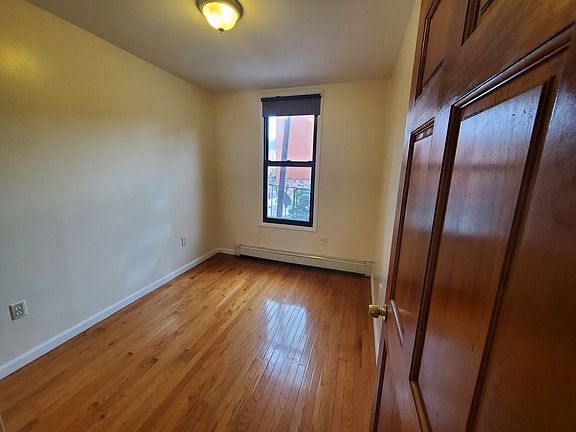 5th image of 584 Lafayette Ave #2A