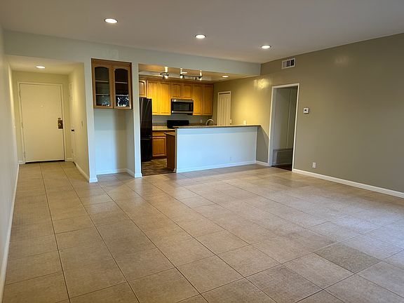Open Space Living / Dining / Kitchen