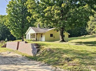 1931 W 16th Rd, Mesick, MI 49668