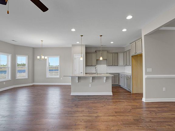 7022 Swansong Circle-3 Compressed