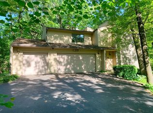 1S033 Normandy Woods Dr, Winfield, IL 60190