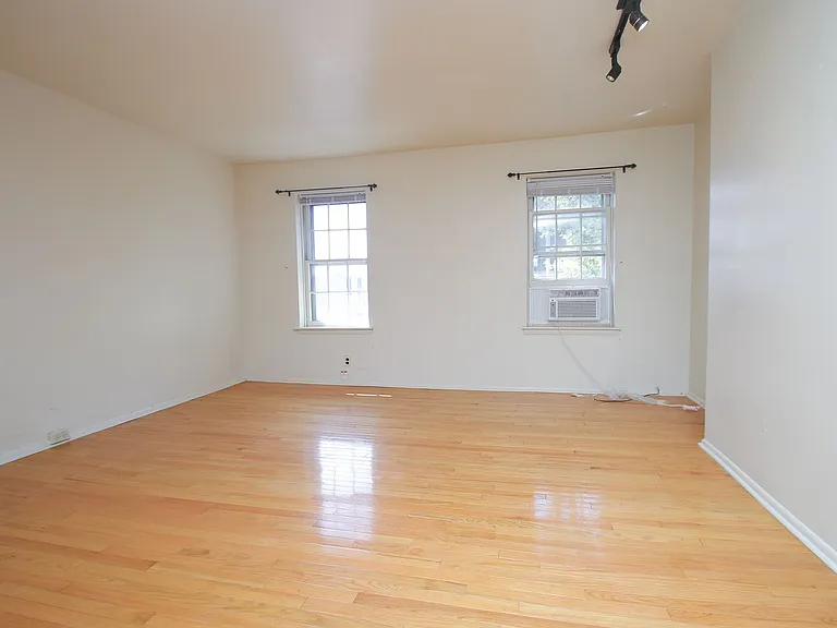 511 S 15th St #2R — Photo 17