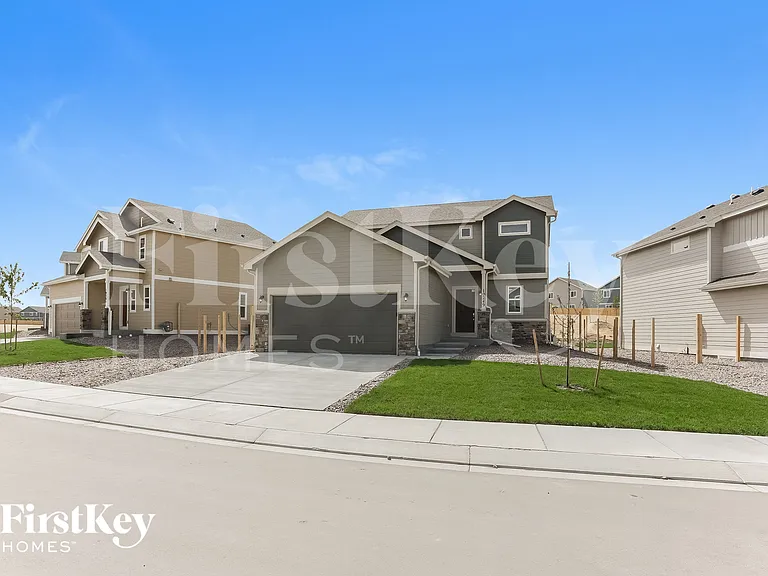 10249 Luneth Dr — Photo 2